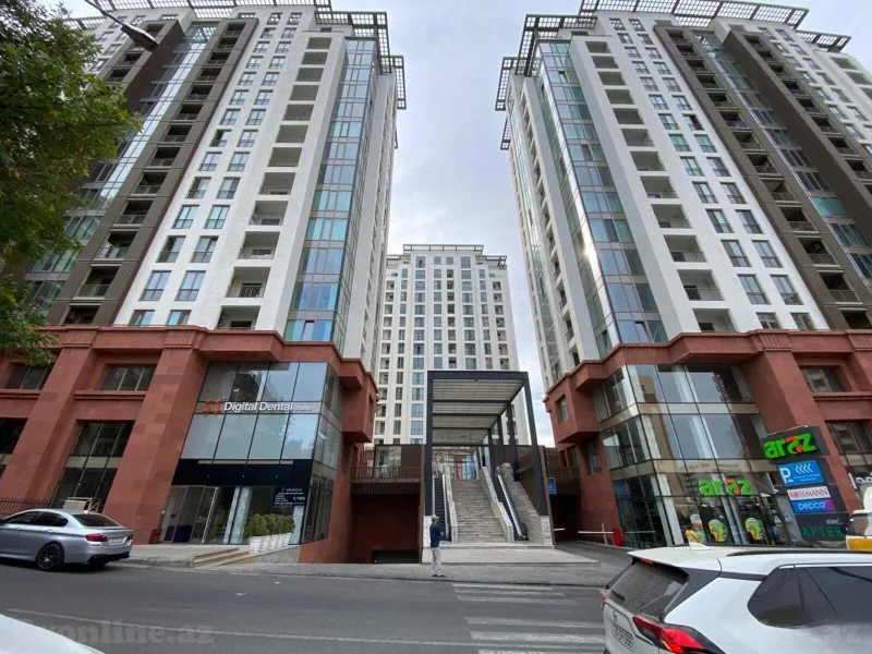 3 otaqlı Mənzil 160 m² Elmlər Akademiyası m. Kirayə verilir