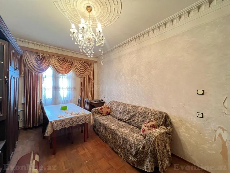 Satılır 2 otaqlı Mənzil Köhnə tikili 71 m² Yasamal r. - şəkil 2
