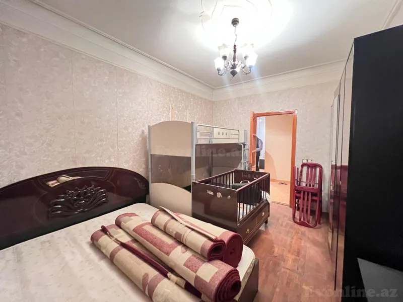 Satılır 2 otaqlı Mənzil Köhnə tikili 71 m² Yasamal r. - şəkil 3