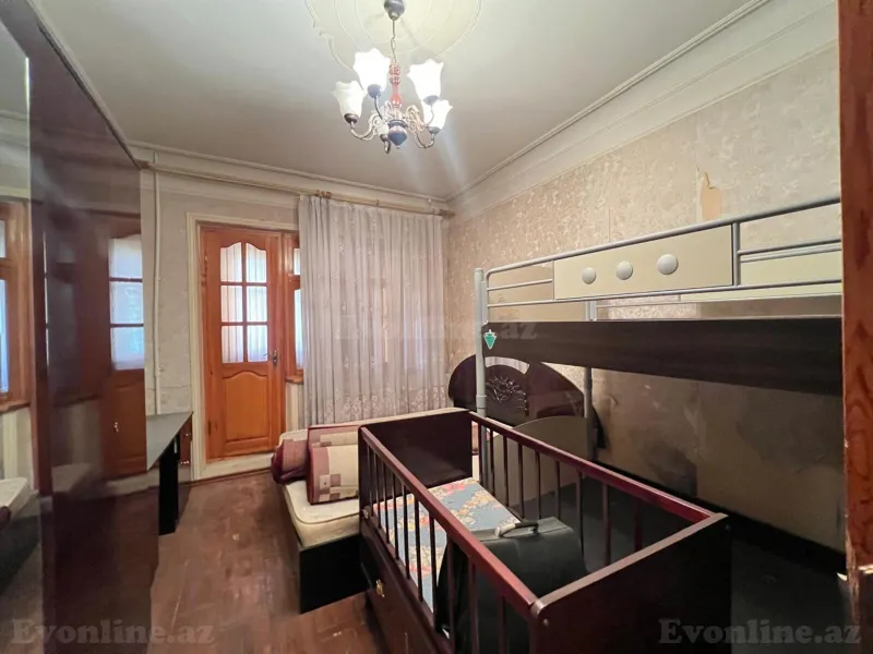Satılır 2 otaqlı Mənzil Köhnə tikili 71 m² Yasamal r. - şəkil 4