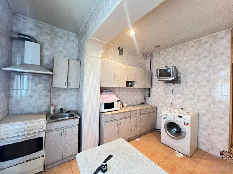 Satılır 2 otaqlı Mənzil Köhnə tikili 71 m² Yasamal r. - şəkil 6