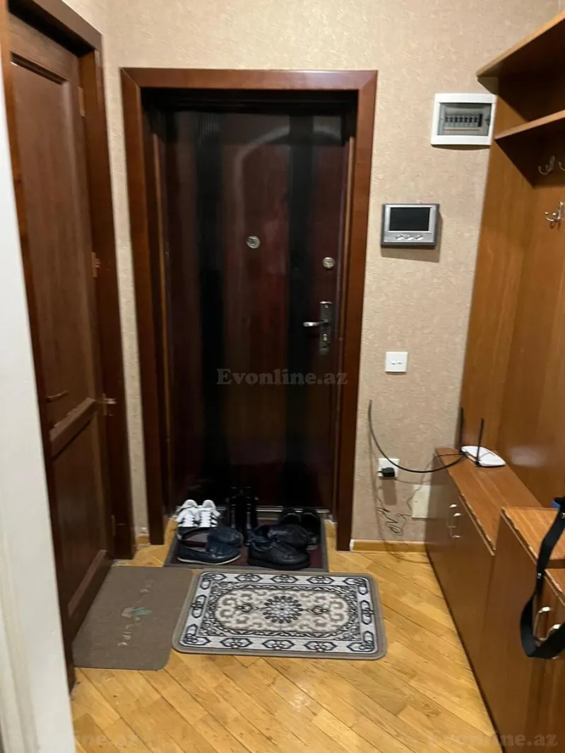 2 otaqlı Mənzil 75 m² İnşaatçılar m. Kirayə verilir