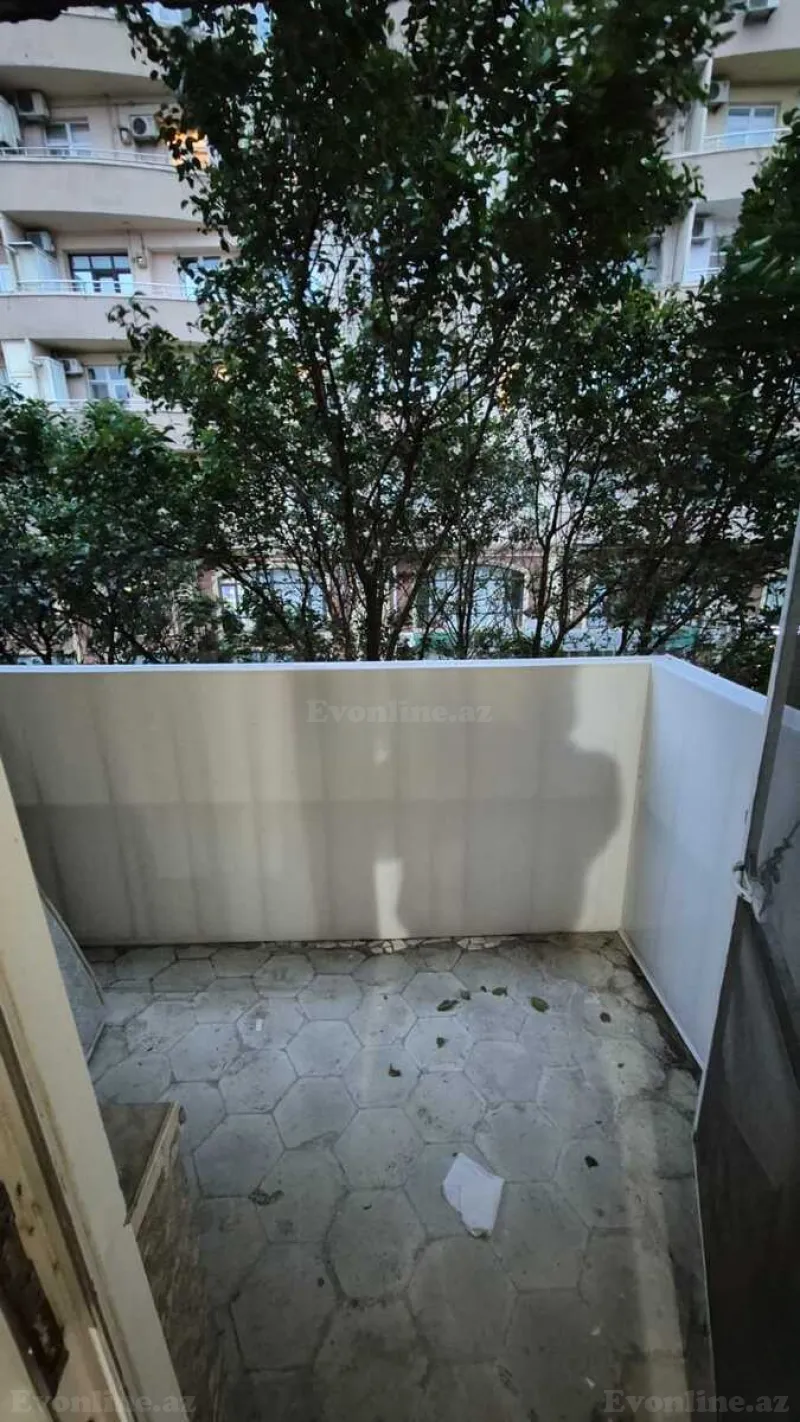 Satılır 1 otaqlı Mənzil Köhnə tikili 40 m² Elmlər Akademiyası m. - şəkil 6