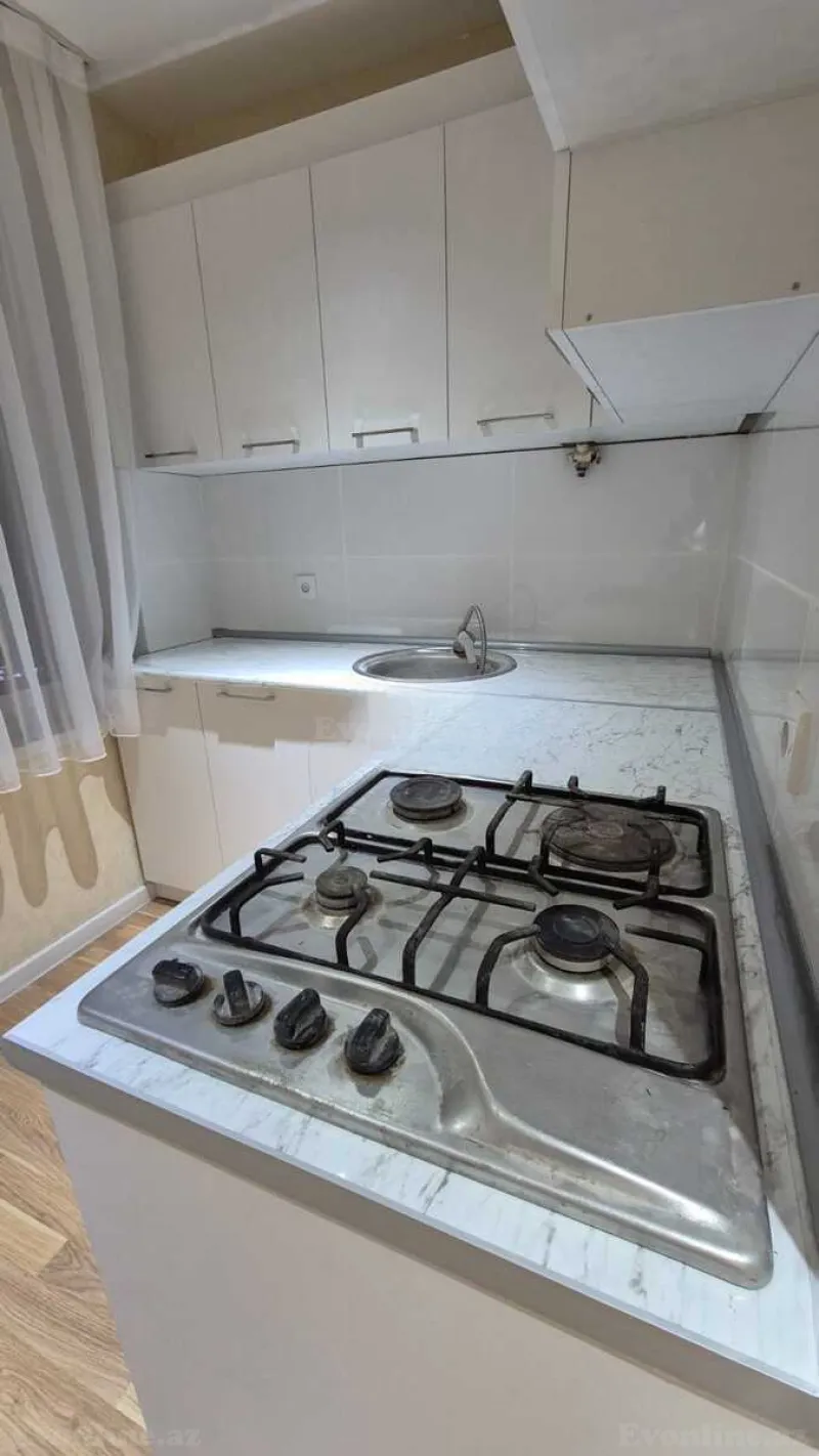 Satılır 1 otaqlı Mənzil Köhnə tikili 40 m² Elmlər Akademiyası m. - şəkil 16
