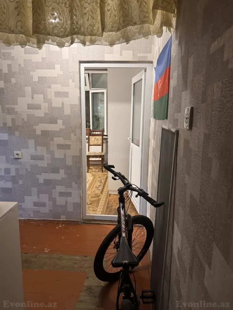 1 otaqlı Mənzil 40 m² Bakıxanov Satılır