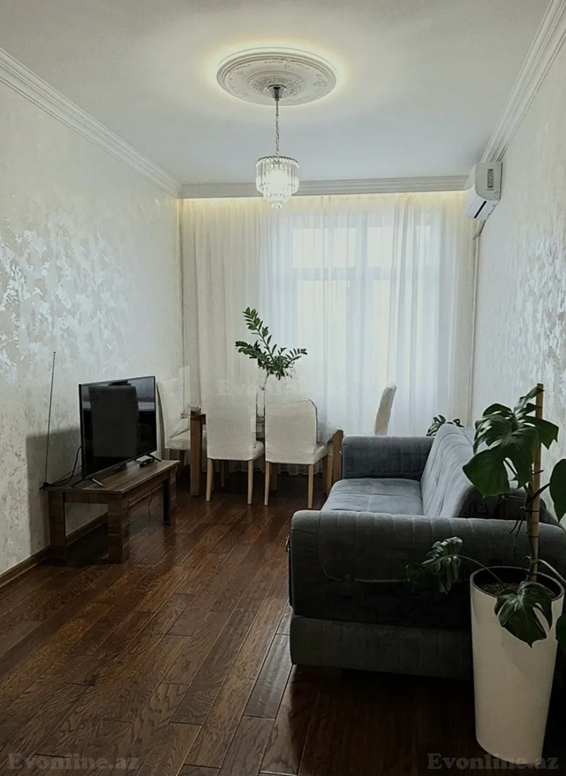 2 otaqlı Mənzil 80 m² İnşaatçılar m. Satılır