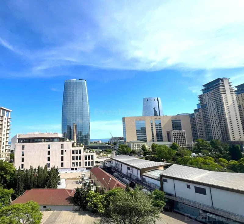 3 otaqlı Mənzil 105 m² Xətai r. Satılır