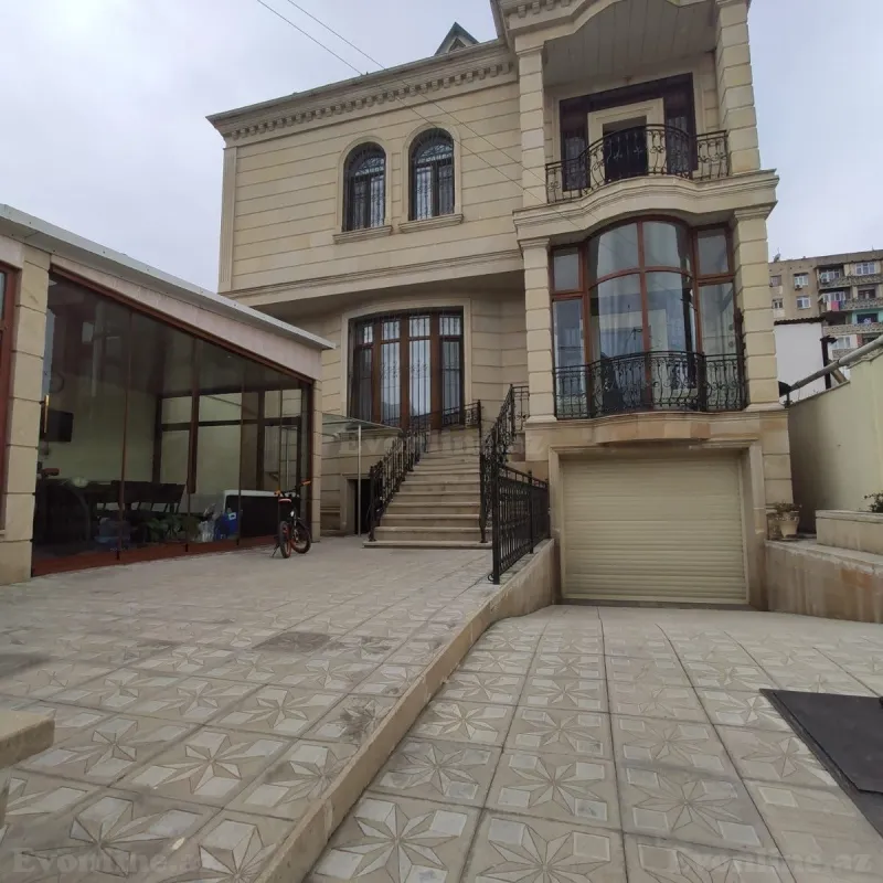 5 otaqlı Həyət evi 300 m² Bakıxanov Satılır