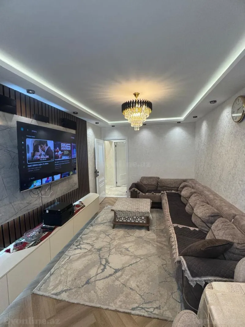 Satılır 5 otaqlı Mənzil Köhnə tikili 120 m² Bakıxanov