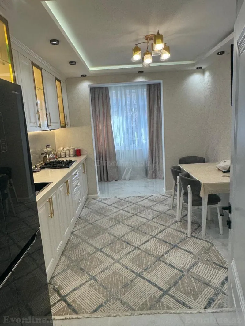Satılır 5 otaqlı Mənzil Köhnə tikili 120 m² Bakıxanov - şəkil 2