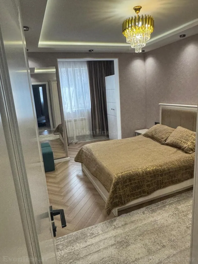 Satılır 5 otaqlı Mənzil Köhnə tikili 120 m² Bakıxanov - şəkil 12