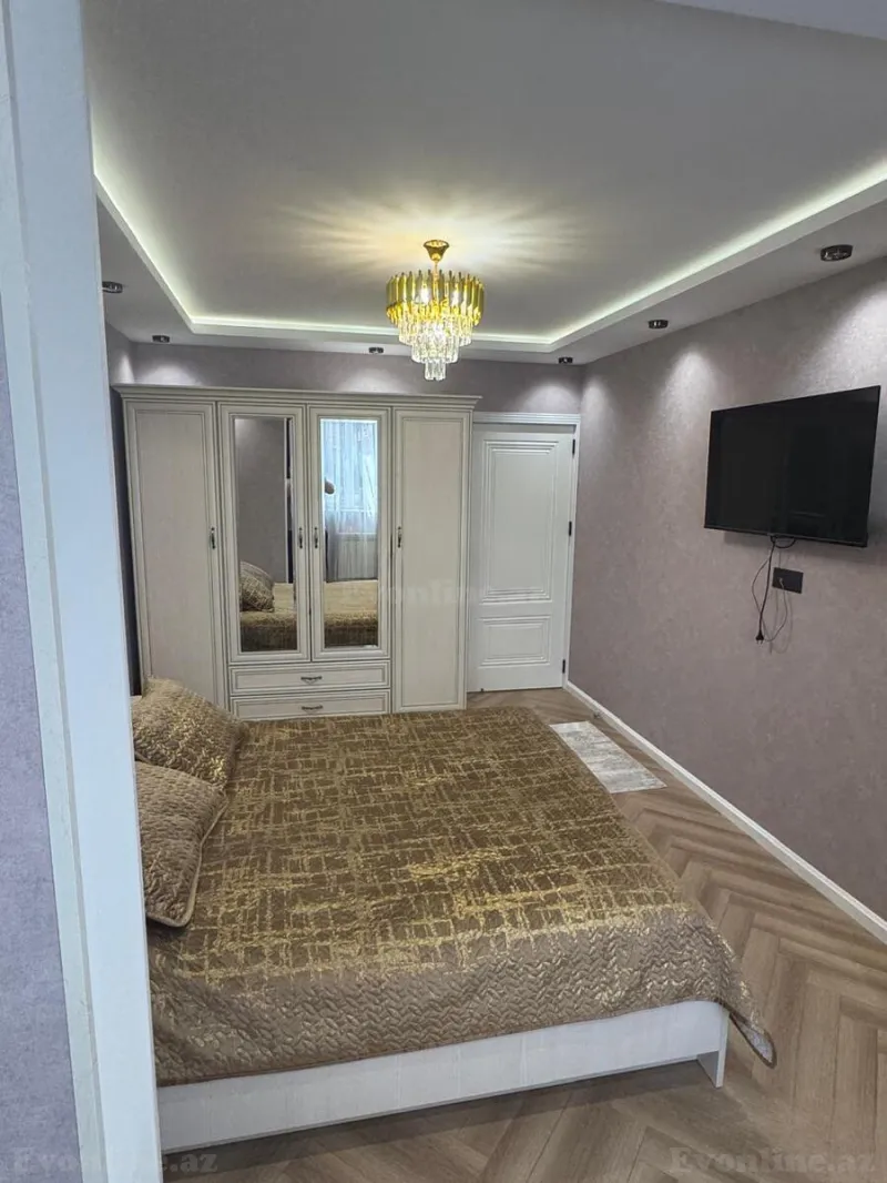 Satılır 5 otaqlı Mənzil Köhnə tikili 120 m² Bakıxanov - şəkil 9