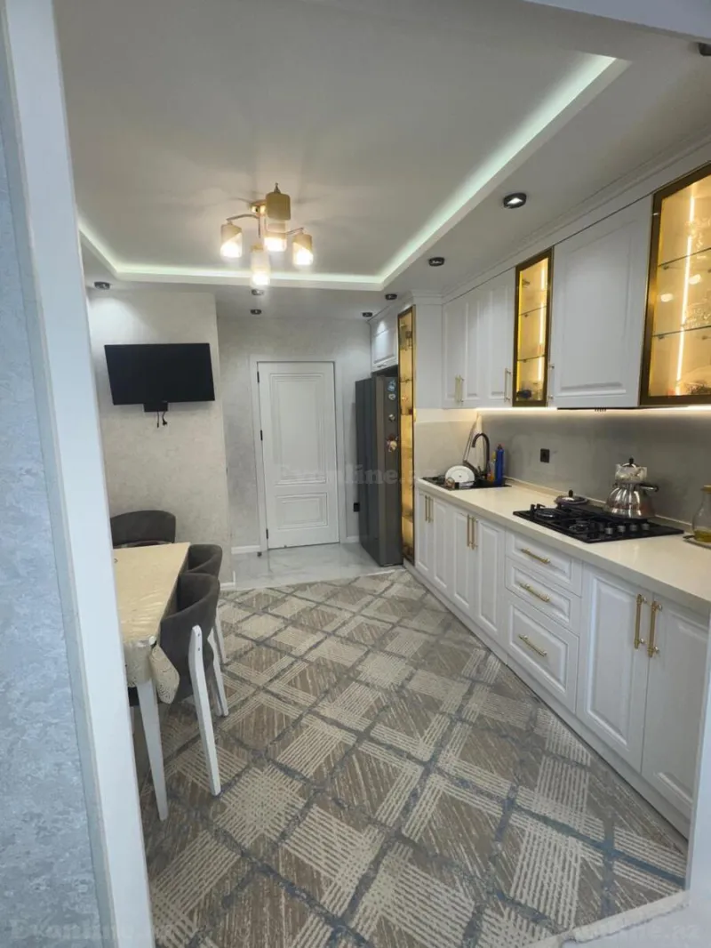 Satılır 5 otaqlı Mənzil Köhnə tikili 120 m² Bakıxanov - şəkil 12