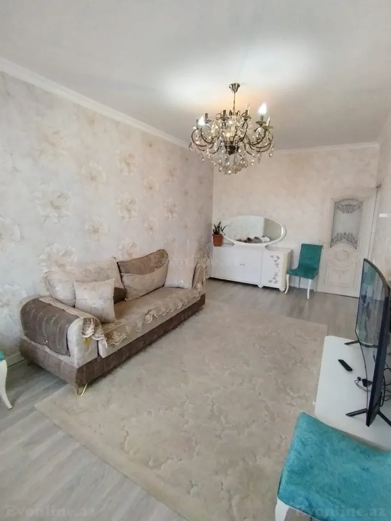 Satılır 4 otaqlı Mənzil Köhnə tikili 100 m² Bakıxanov - şəkil 2