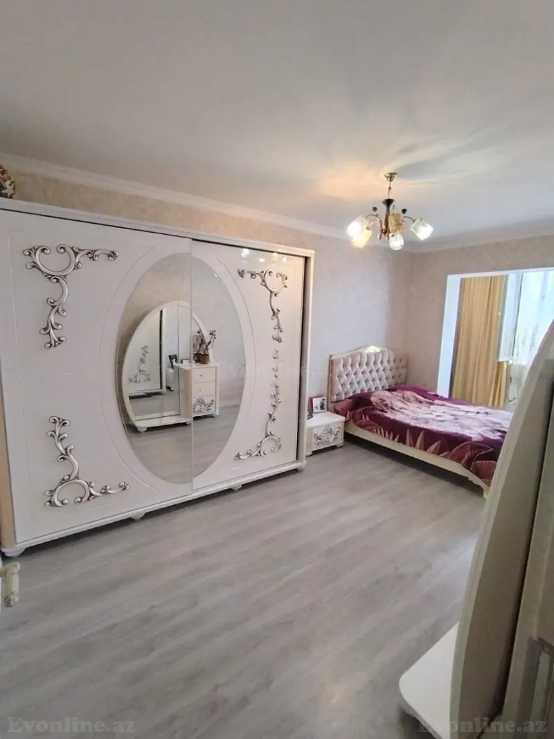 Satılır 4 otaqlı Mənzil Köhnə tikili 100 m² Bakıxanov - şəkil 6