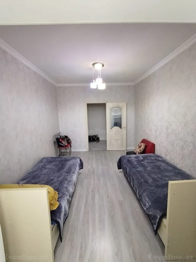 Satılır 4 otaqlı Mənzil Köhnə tikili 100 m² Bakıxanov - şəkil 8