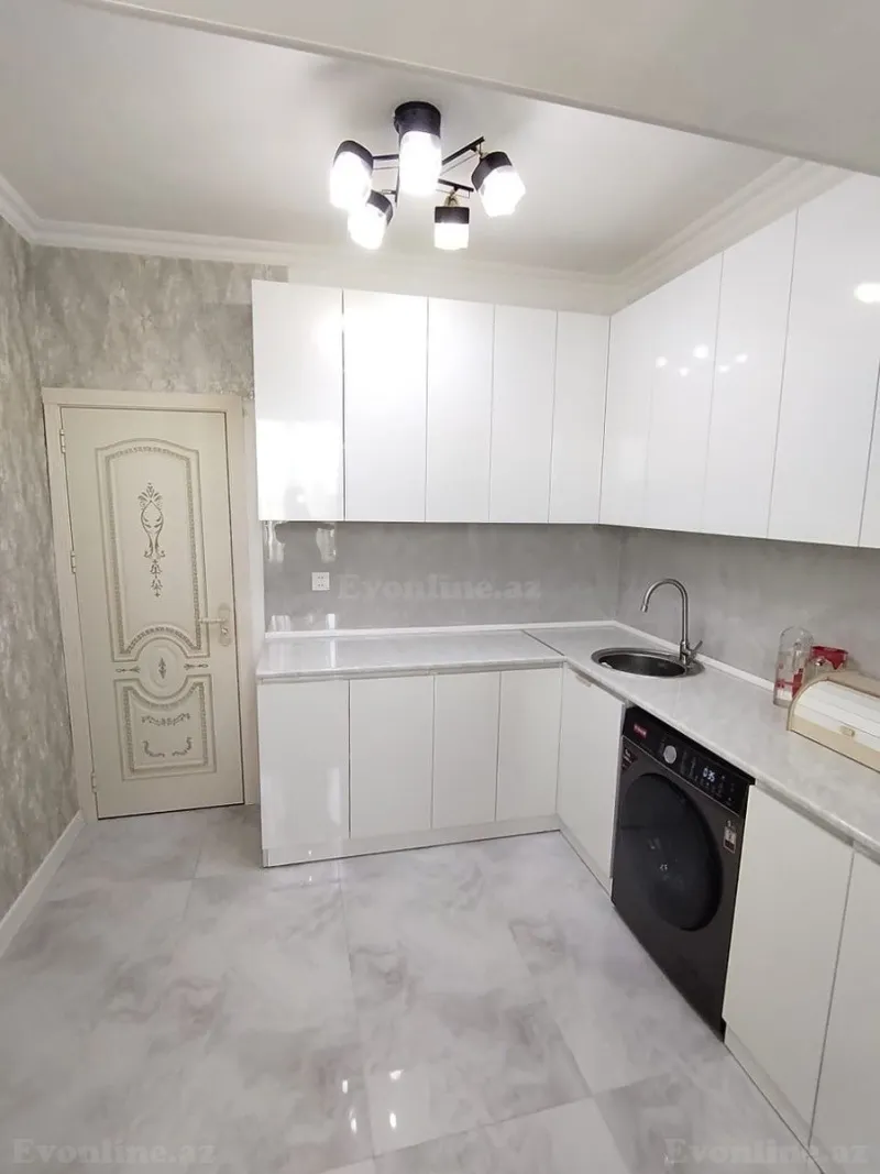 Satılır 4 otaqlı Mənzil Köhnə tikili 100 m² Bakıxanov - şəkil 12