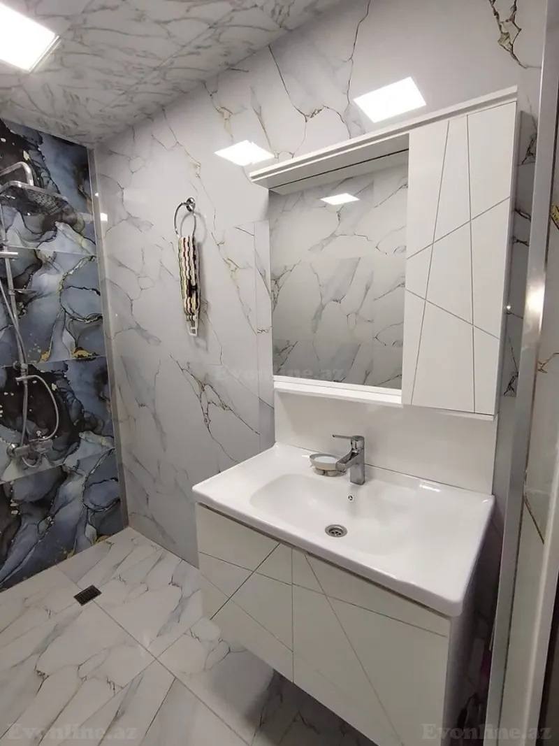 Satılır 4 otaqlı Mənzil Köhnə tikili 100 m² Bakıxanov - şəkil 16