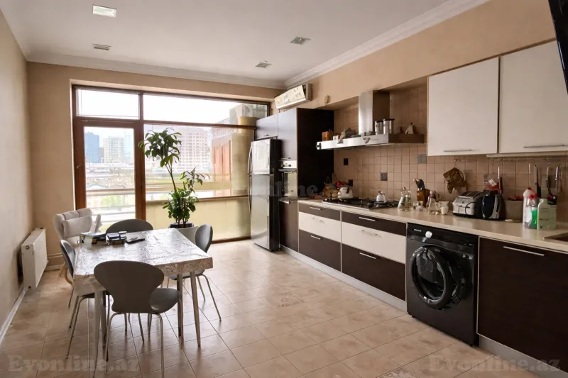 Satılır 3 otaqlı Mənzil Yeni tikili 140 m² 28 May m. - şəkil 4