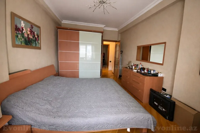 Satılır 3 otaqlı Mənzil Yeni tikili 140 m² 28 May m. - şəkil 8