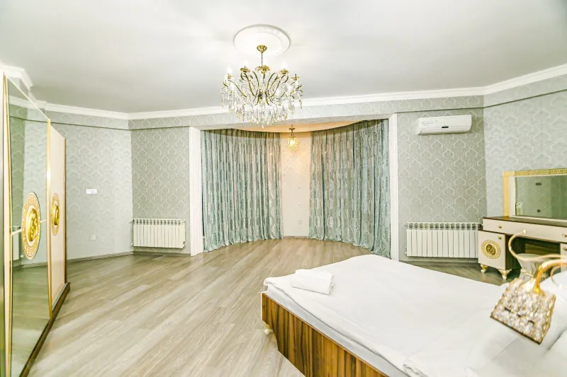 3 otaqlı Mənzil 136 m² 28 May m. Kirayə verilir