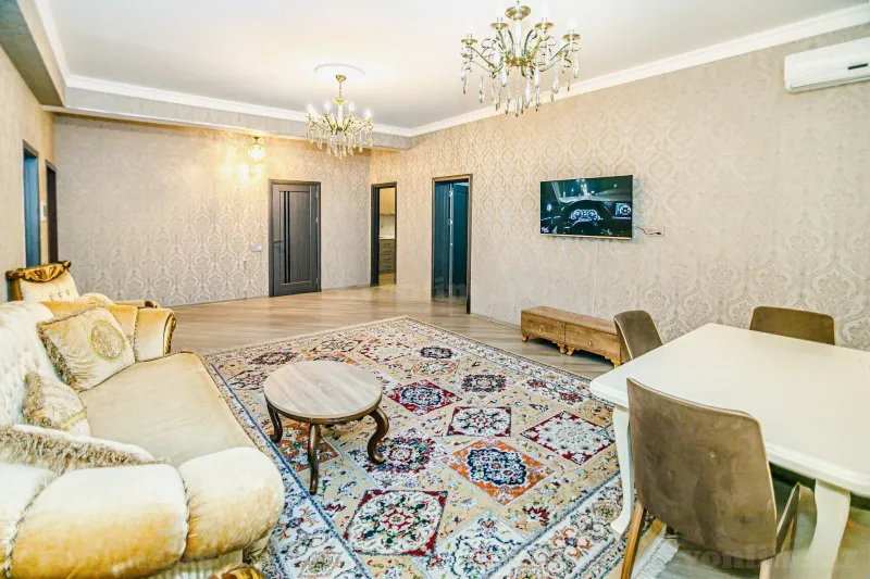 Kirayə verilir 3 otaqlı Mənzil Yeni tikili 136 m² 28 May m. - şəkil 14