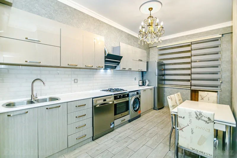 Kirayə verilir 3 otaqlı Mənzil Yeni tikili 136 m² 28 May m. - şəkil 15