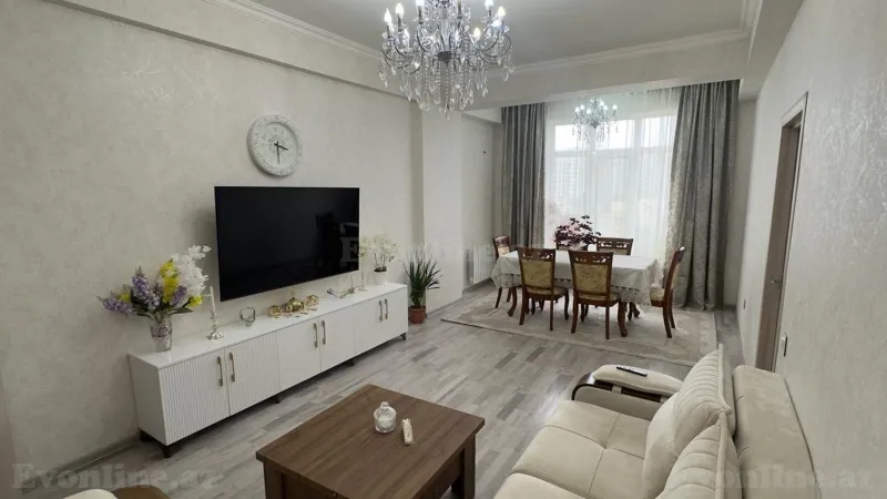 3 otaqlı Mənzil 126 m² İnşaatçılar m. Satılır