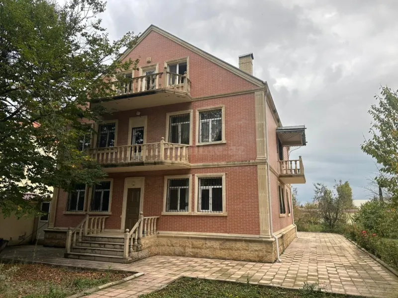 Satılır 7 otaqlı Həyət evi 300 m² Xaçmaz