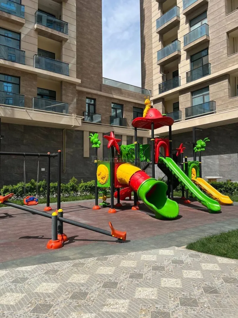 Satılır 5 otaqlı Mənzil Yeni tikili 230 m² 28 May m. - şəkil 2