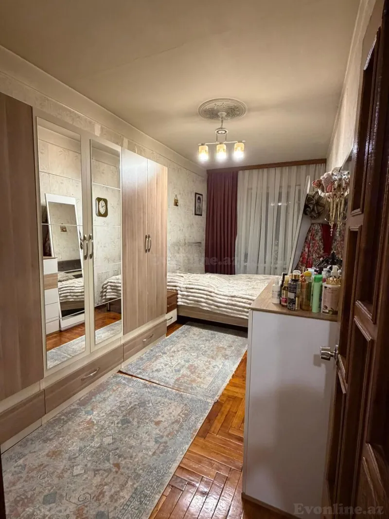 Satılır 2 otaqlı Mənzil Köhnə tikili 65 m² Gənclik m. - şəkil 3
