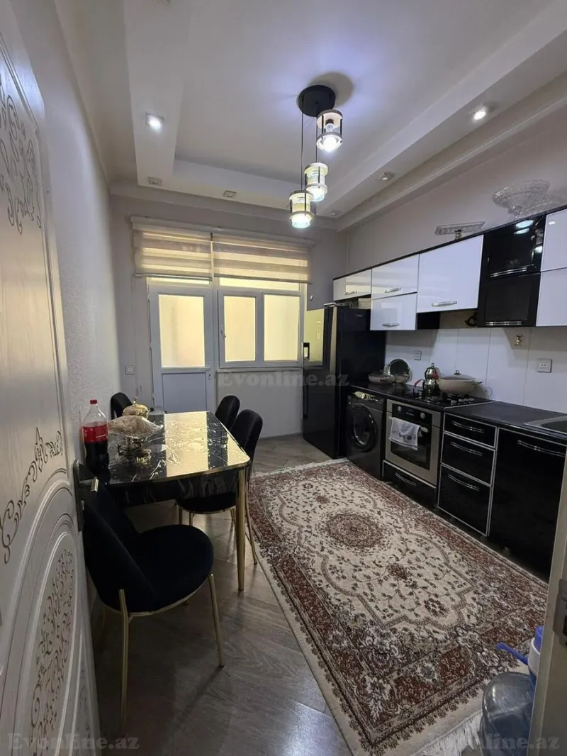 2 otaqlı Mənzil 95 m² 9-cu mikrorayon Satılır