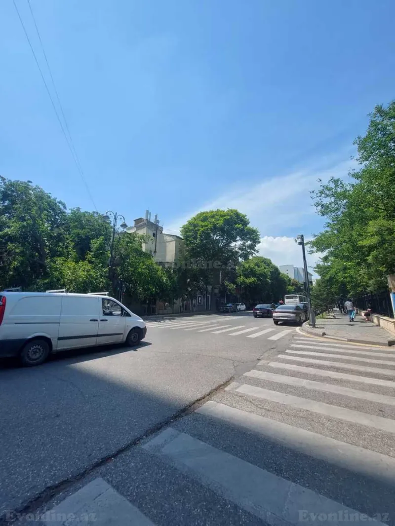 3 otaqlı Mənzil 80 m² 28 May m. Satılır