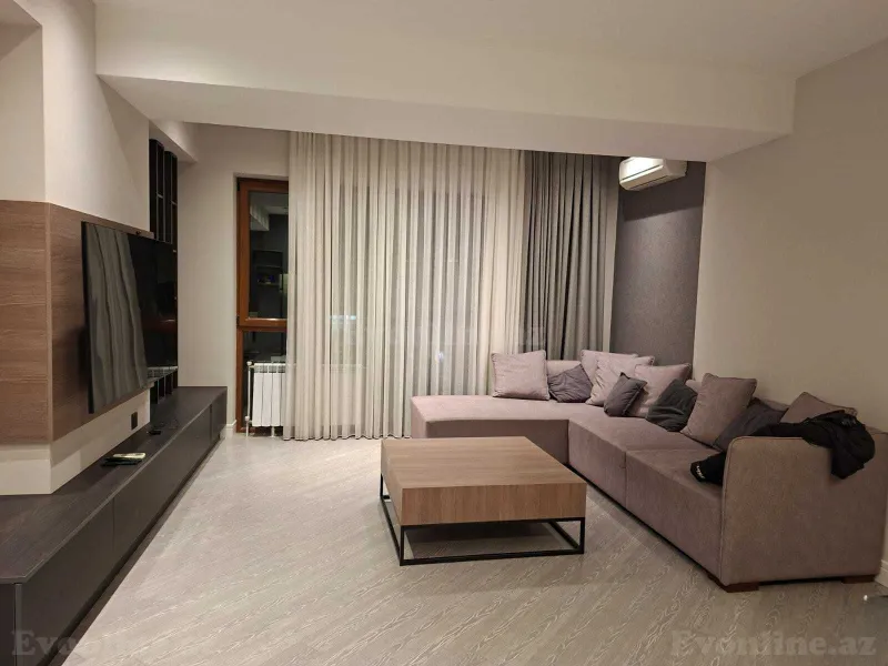 3 otaqlı Mənzil 110 m² Xətai r. Kirayə verilir