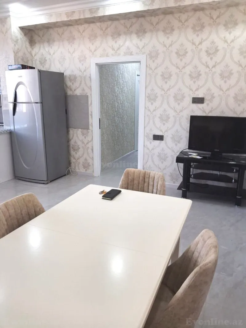Kirayə verilir 2 otaqlı Mənzil Yeni tikili 70 m² Neftçilər m. - şəkil 2