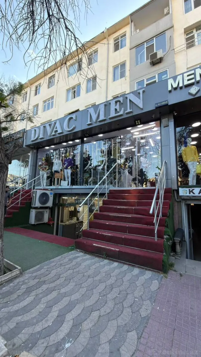 Obyekt 80 m² Memar Əcəmi m. Kirayə verilir