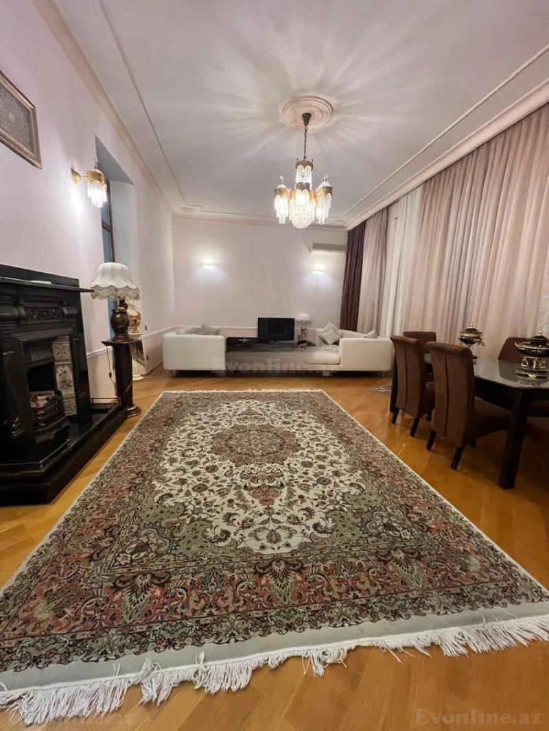 Satılır 4 otaqlı Mənzil Köhnə tikili 220 m² Sahil m. - şəkil 6