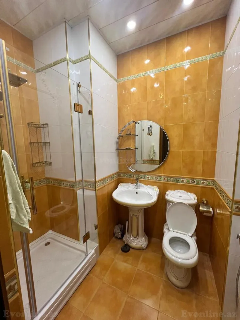 Satılır 4 otaqlı Mənzil Köhnə tikili 220 m² Sahil m. - şəkil 21
