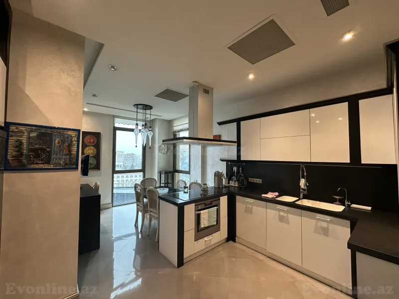 Kirayə verilir 3 otaqlı Mənzil Yeni tikili 165 m² Səbail r. - şəkil 9