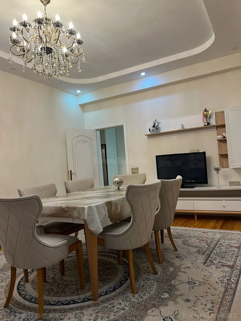 Satılır 3 otaqlı Mənzil Yeni tikili 80 m² Memar Əcəmi m. - şəkil 2