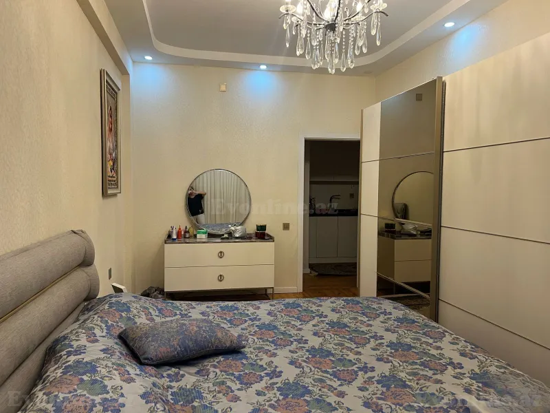 Satılır 3 otaqlı Mənzil Yeni tikili 80 m² Memar Əcəmi m. - şəkil 5