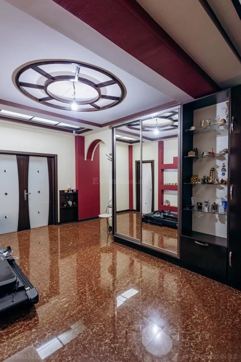 Kirayə verilir 3 otaqlı Mənzil Yeni tikili 138 m² Xətai r. - şəkil 9