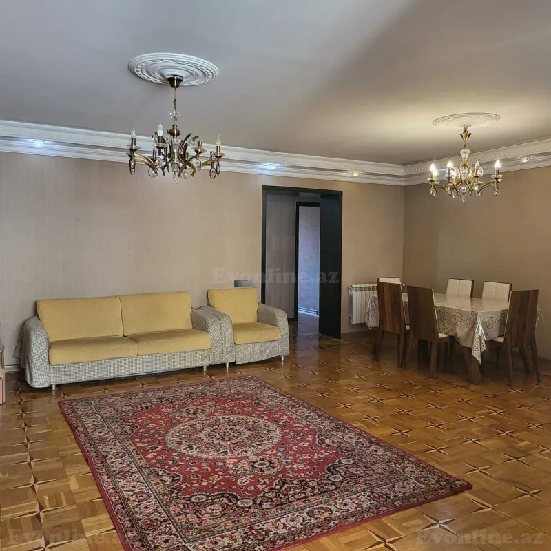 3 otaqlı Mənzil 110 m² İnşaatçılar m. Satılır