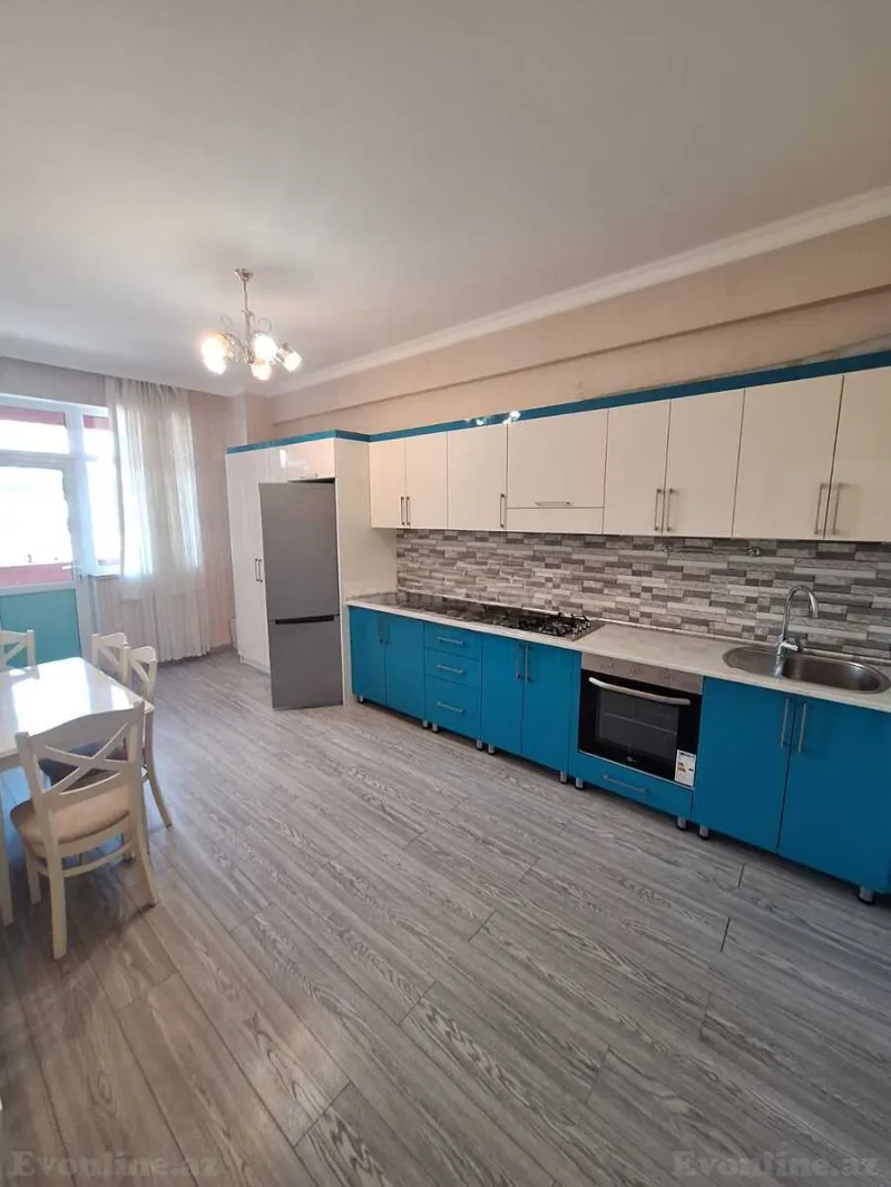 3 otaqlı Mənzil 96 m² Avtovağzal m. Kirayə verilir
