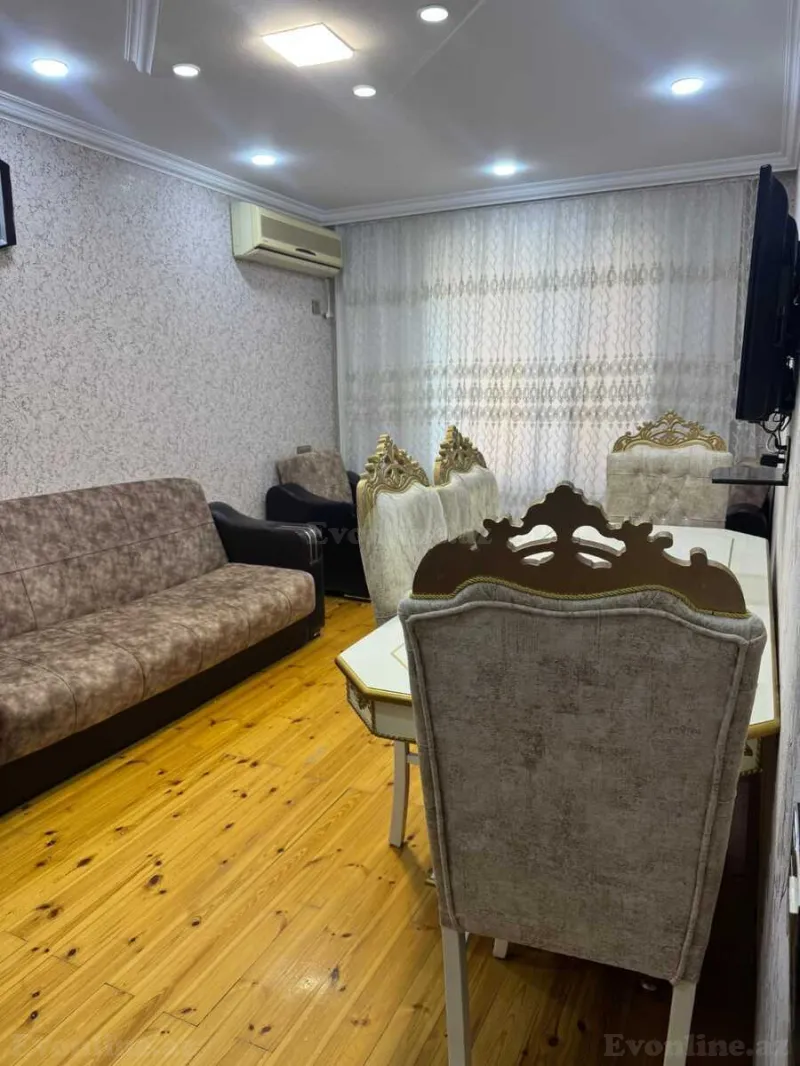 Satılır 3 otaqlı Mənzil Köhnə tikili 67 m² Bakıxanov