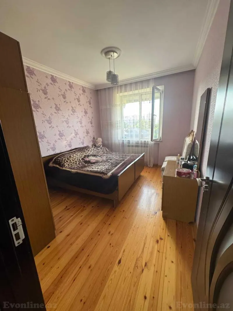Satılır 3 otaqlı Mənzil Köhnə tikili 67 m² Bakıxanov - şəkil 3