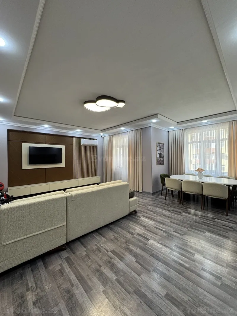 Satılır 3 otaqlı Mənzil Yeni tikili 140 m² İnşaatçılar m. - şəkil 3