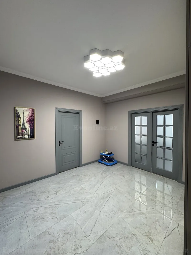 Satılır 3 otaqlı Mənzil Yeni tikili 140 m² İnşaatçılar m. - şəkil 12