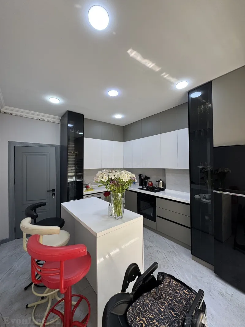 Satılır 3 otaqlı Mənzil Yeni tikili 140 m² İnşaatçılar m. - şəkil 13