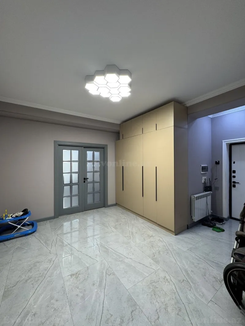 Satılır 3 otaqlı Mənzil Yeni tikili 140 m² İnşaatçılar m. - şəkil 15